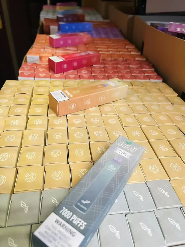 LIMI 7000 PUFFS 發光拋棄式電子煙 台灣一次性電子煙推薦